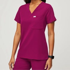 Dark Magenta Catarina - One-Pocket Scrub Top
Small - Dark Magenta